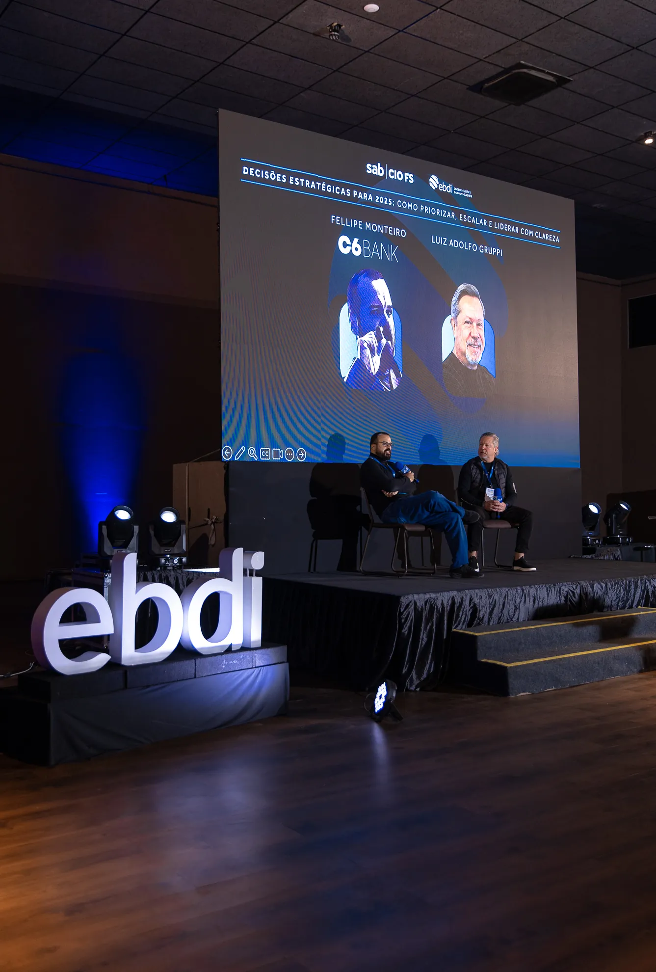 Palestra no palco principal